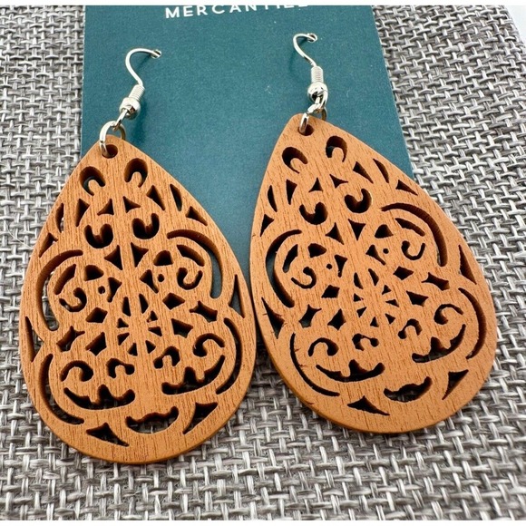 The Unbranded Brand Jewelry - Filigree Teardrop Earrings Chestnut Brown Stained‎ Laser Cut Wood NEW